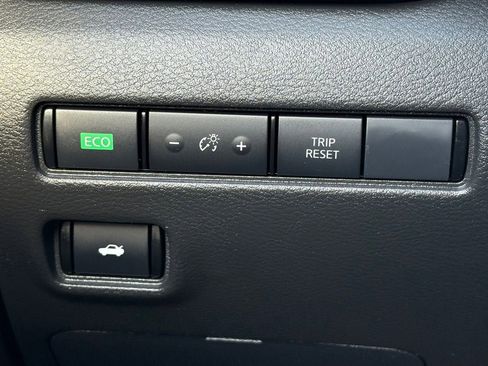 Certified 2025 Nissan Sentra SV FWD image 21