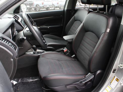 Used 2025 Mitsubishi Outlander Sport ES AWD/4WD image 15