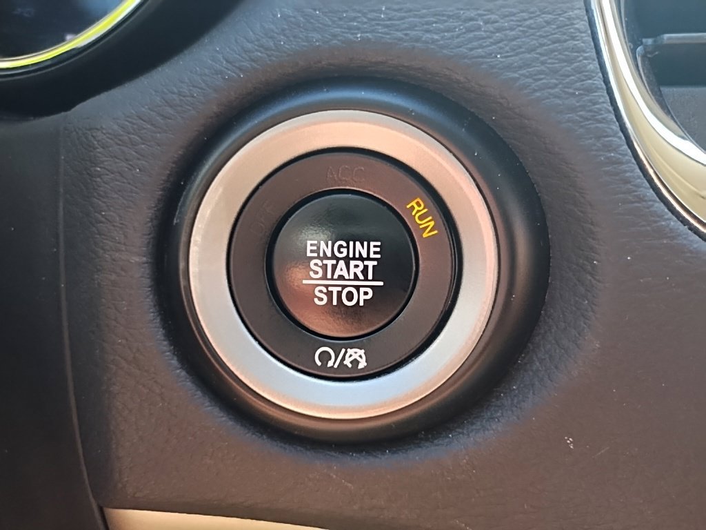 Used 2018 Dodge Durango SXT AWD/4WD image 22