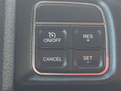 Used 2020 Dodge Grand Caravan SE image 21