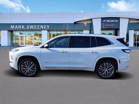 Used 2025 Buick Enclave Avenir w/ Super Cruise Package image 29