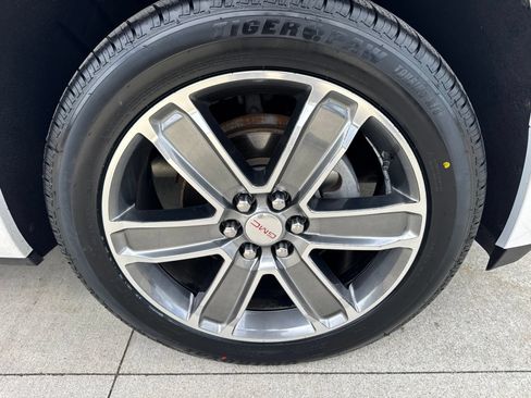 Used 2019 GMC Acadia Denali AWD/4WD image 22