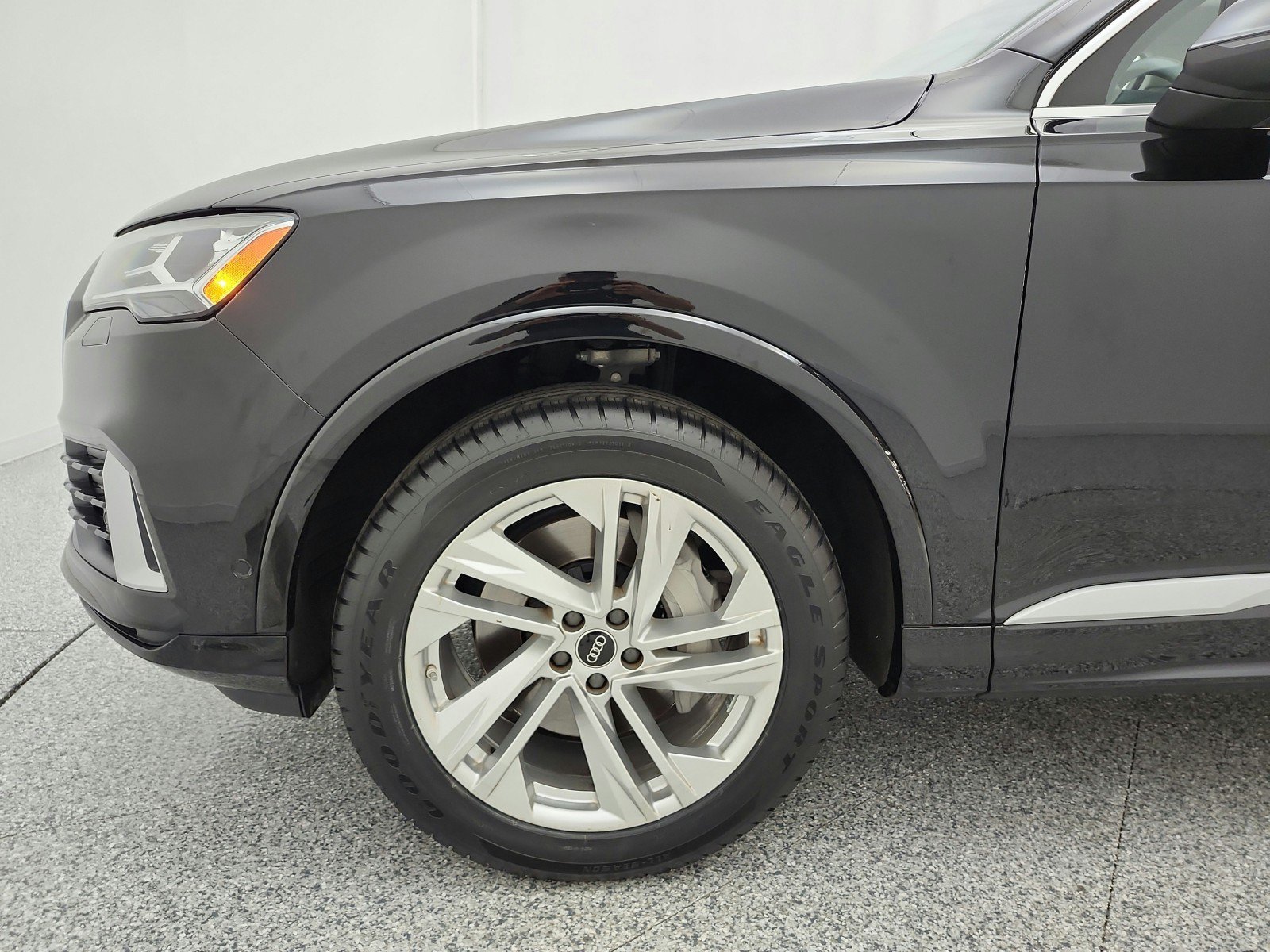 Used 2023 Audi Q7 2.0T Premium w/ Convenience Package AWD/4WD image 17