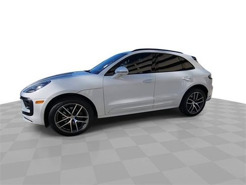 Used 2022 Porsche Macan Base image 4