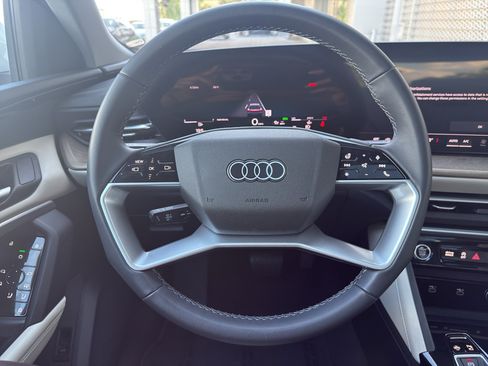 Certified 2025 Audi Q5 Premium w/ Convenience Package AWD/4WD image 16
