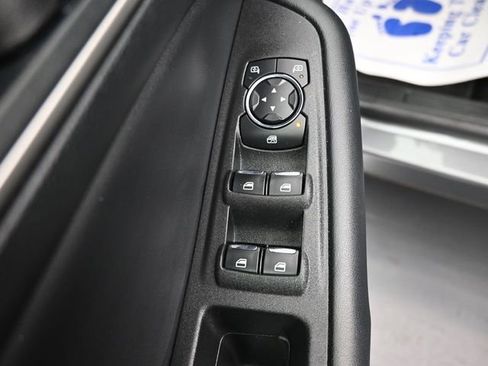 Used 2024 Ford Edge SEL image 11