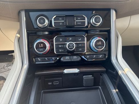 Used 2021 GMC Yukon Denali w/ Denali Premium Package AWD/4WD image 7