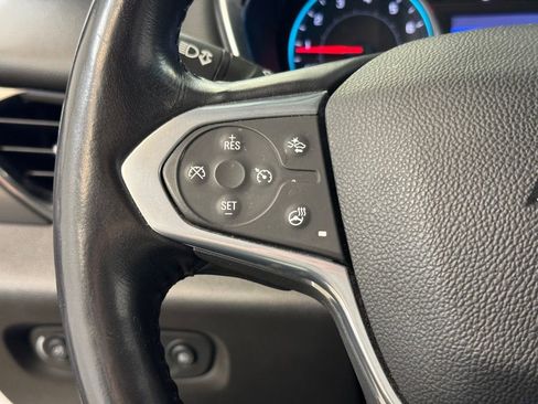 Used 2021 Chevrolet Traverse LT FWD image 34