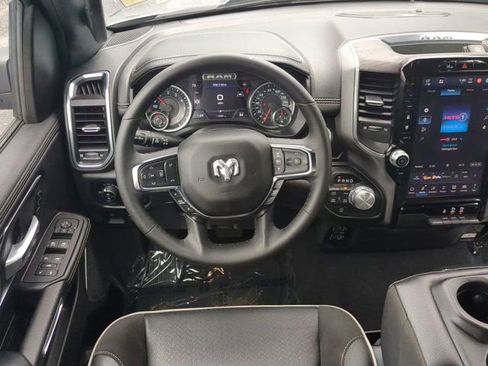 Used 2025 RAM 1500 Laramie AWD/4WD image 15