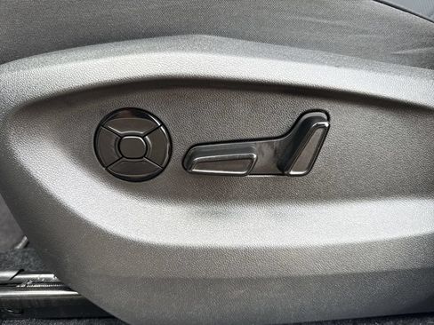 Used 2025 Volkswagen Tiguan SE R-Line AWD/4WD image 12