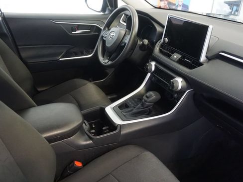 Used 2025 Toyota RAV4 XLE AWD/4WD image 22
