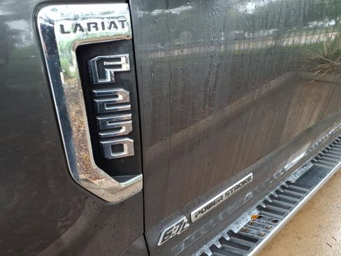 Used 2017 Ford F250 Lariat w/ Chrome Package AWD/4WD image 4