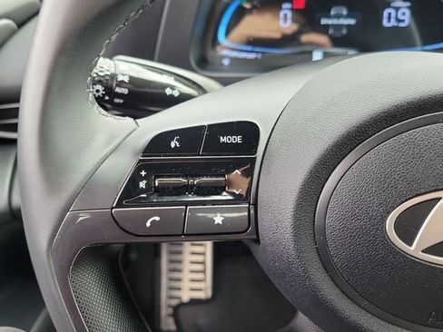 Certified 2025 Hyundai Elantra Sport image 5