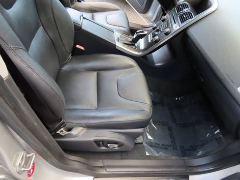 Used 2015 Volvo XC60 T5 Premier FWD image 8