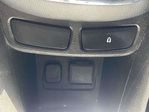 Used 2013 Buick Encore FWD image 26