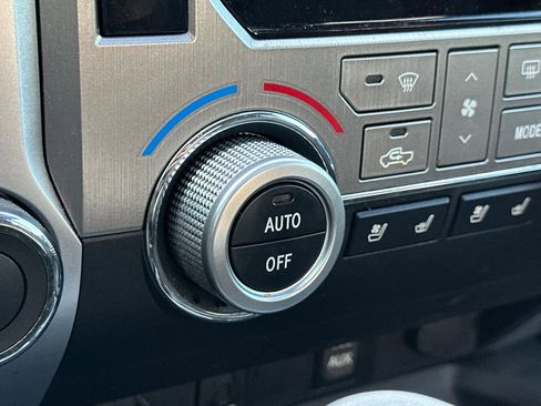 Used 2015 Toyota Tundra Platinum image 28