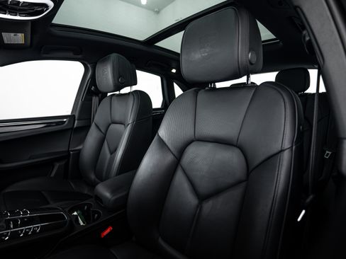 Certified 2021 Porsche Macan S image 21