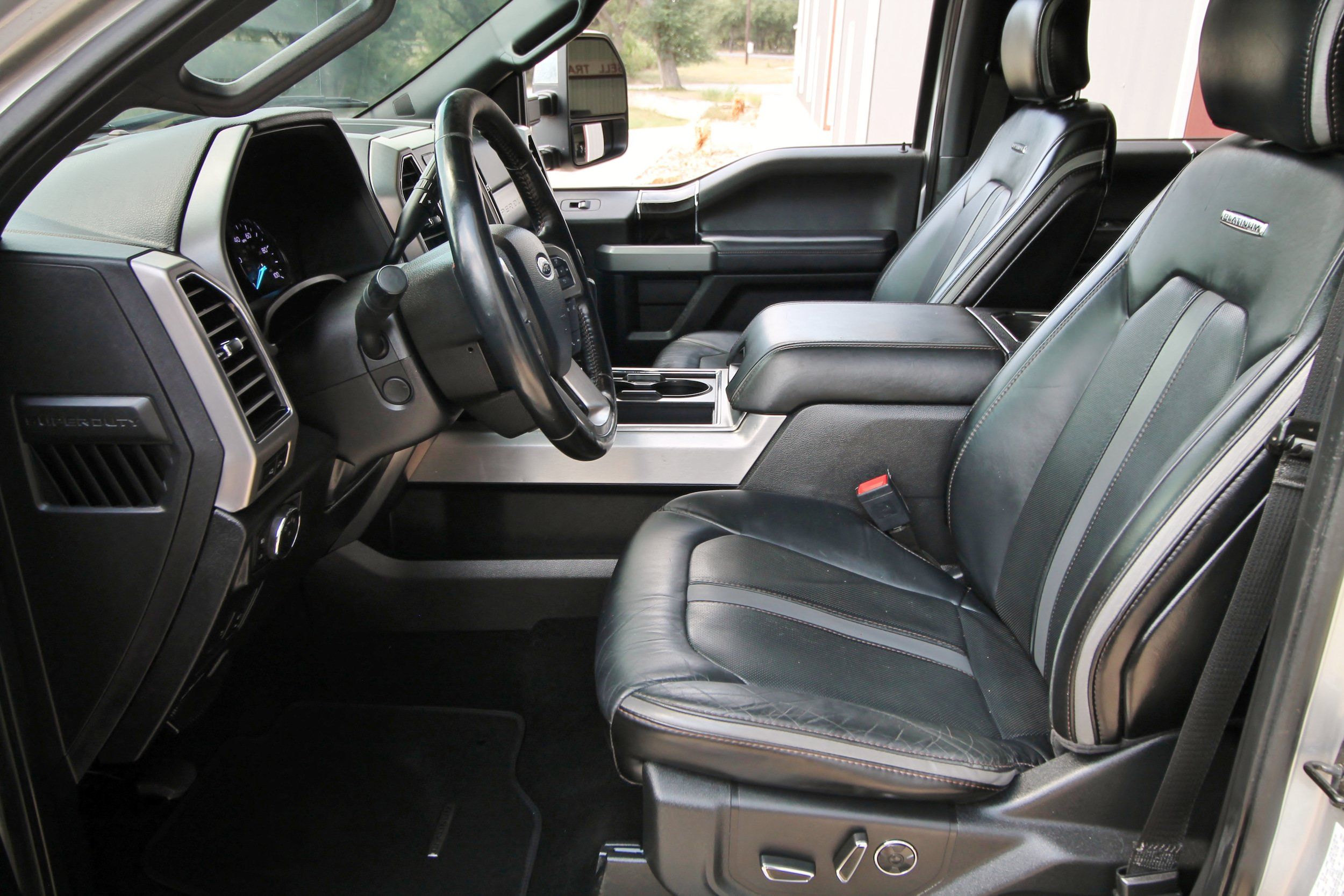 Used 2019 Ford F350 Platinum w/ Platinum Ultimate Package AWD/4WD image 23