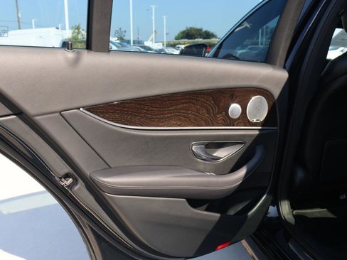 Used 2018 Mercedes-Benz E 300 image 26