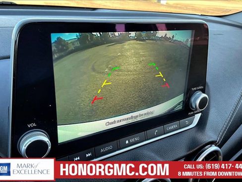 Used 2024 Nissan Sentra SV FWD image 14