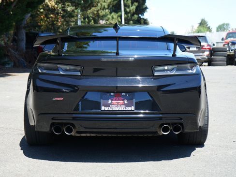 Used 2018 Chevrolet Camaro SS RWD image 4