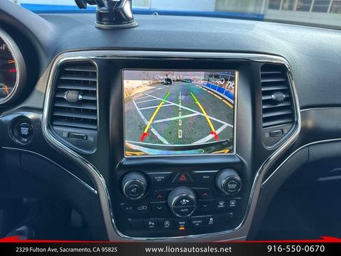 Used 2017 Jeep Grand Cherokee Limited AWD/4WD image 18