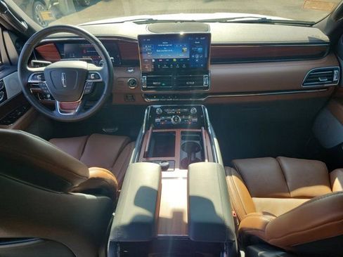 Used 2024 Lincoln Navigator Reserve AWD/4WD image 19