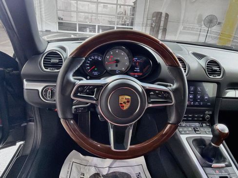 Certified 2024 Porsche 718 Boxster S RWD image 18