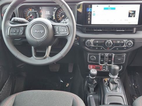 Used 2025 Jeep Wrangler Unlimited Rubicon image 28