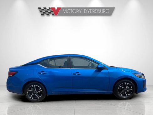 Used 2025 Nissan Sentra SV FWD image 3