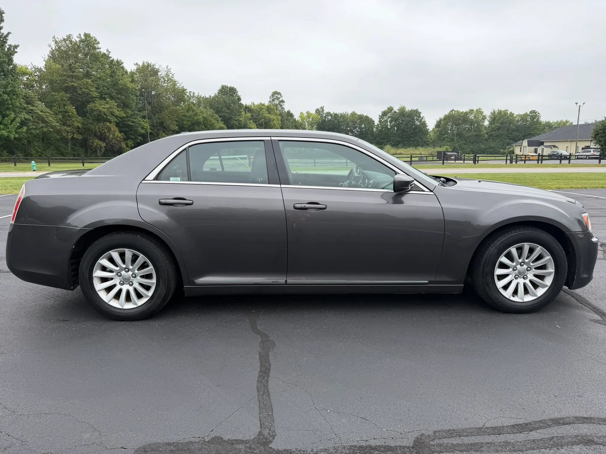 Used 2013 Chrysler 300 RWD image 7