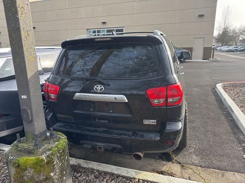 Used 2011 Toyota Sequoia Platinum image 3