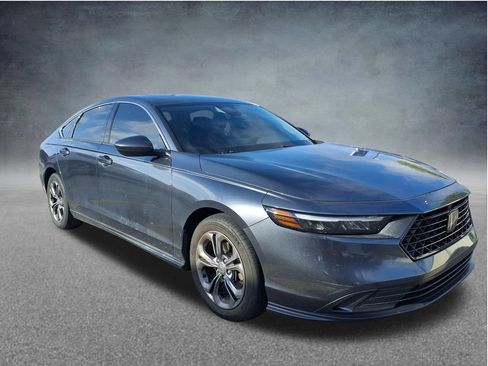 Used 2023 Honda Accord EX image 4