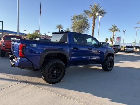 Used 2025 Toyota Tacoma TRD Off-Road AWD/4WD image 4