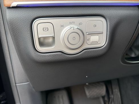 Certified 2025 Mercedes-Benz GLS 450 4MATIC image 25
