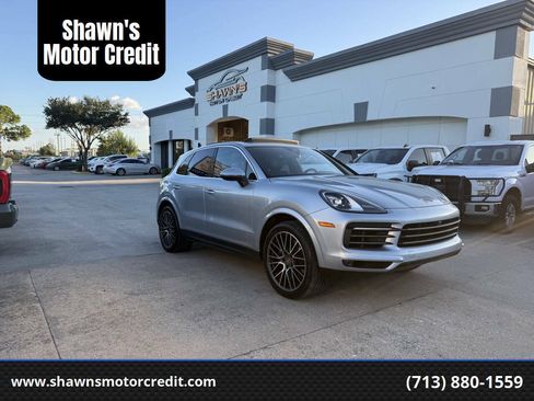Used 2023 Porsche Cayenne AWD/4WD image 1