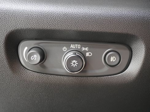 Used 2020 Chevrolet Traverse LT FWD image 26