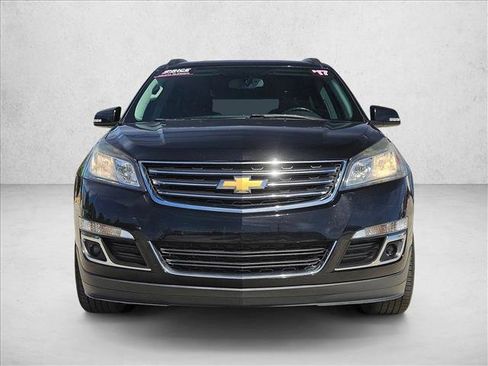Used 2017 Chevrolet Traverse LT w/ Style and Technology Package AWD/4WD image 2
