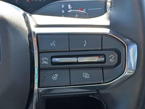 Used 2025 GMC Acadia Elevation FWD image 27