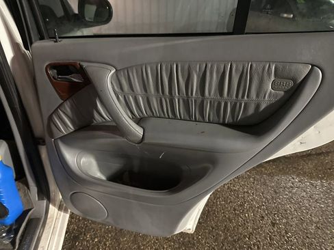 Used 2000 Mercedes-Benz ML 320 4MATIC image 31