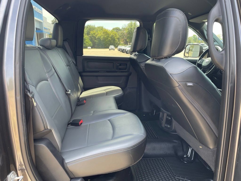 Used 2022 RAM 2500 Tradesman w/ Chrome Appearance Group AWD/4WD image 34