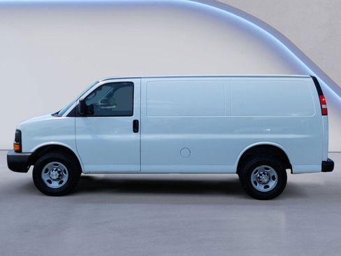 Used 2016 Chevrolet Express 2500 RWD image 6