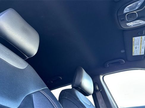 Certified 2024 Jeep Compass Limited image 18