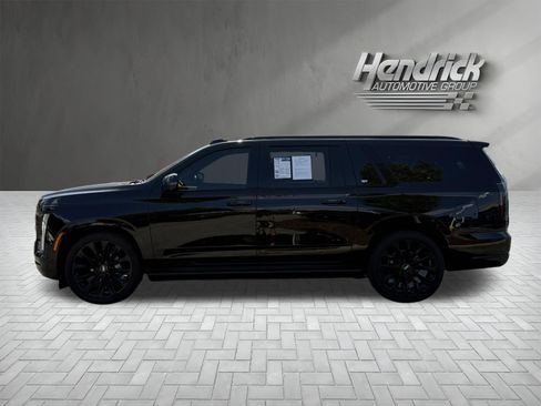 Used 2025 Cadillac Escalade ESV Sport Platinum w/ LPO, ONYX Package AWD/4WD image 7