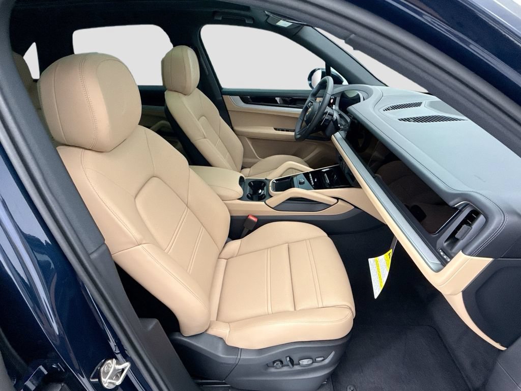Used 2026 Porsche Cayenne AWD/4WD image 21