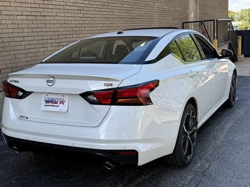 New 2026 Nissan Altima 2.5 SR w/ SR Premium Package FWD image 13
