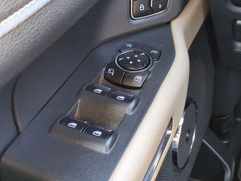 Used 2024 Ford Expedition Limited image 25