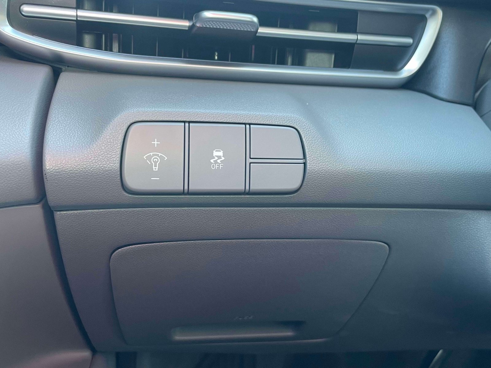 Used 2024 Hyundai Elantra SEL w/ Convenience Package FWD image 18