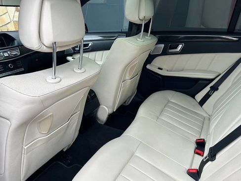 Used 2016 Mercedes-Benz E 400 Sedan image 17