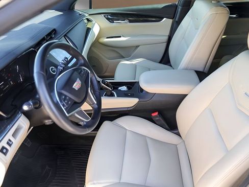 Used 2019 Cadillac XT5 FWD image 9